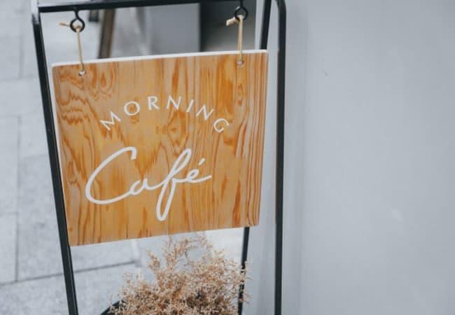 飲食店の看板デザイン。繁盛するお店の看板はここが違う！