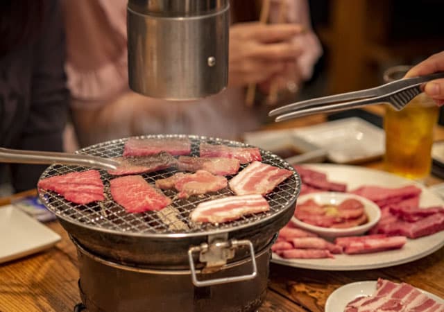 煙・ニオイ・火気対策がカギ！焼肉屋内装の成功ポイント